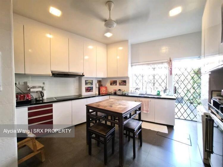Everitt Road (D15), Terrace #532656561